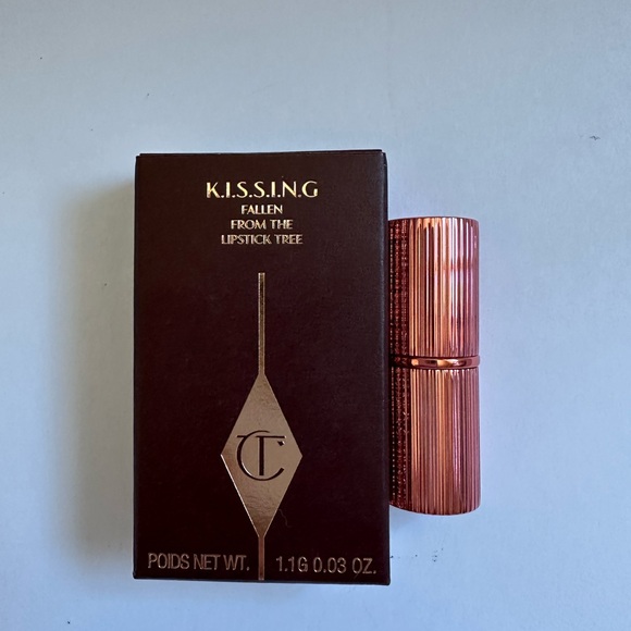 Charlotte Tilbury KISSING Lipstick Mini ICON BABY 1.1g NIB - Picture 3 of 4